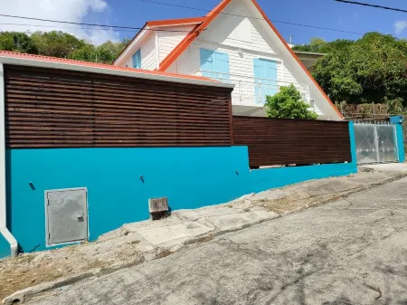 La Maison Bleue with private pool at Carbet in Martinique
