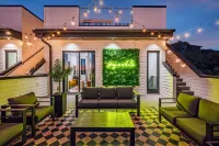 2 Hot Tubs Karaoke Game Room Downtown Nashville