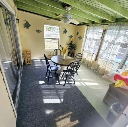 2-bedroom pool house with WiFi, AC in Spring Hill. Minutes from Weeki Wachee Отели рядом с достопримечательностью «Уики Уэши Спринг»