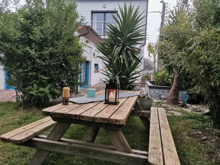 Charming house with white mill. Отели в г. Брест