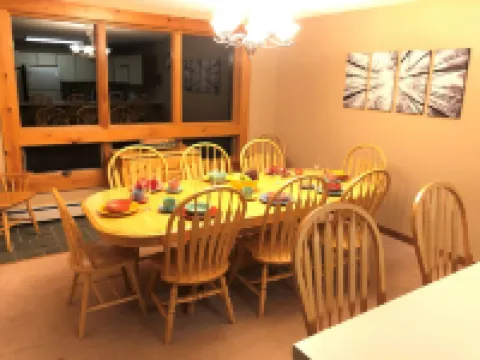 Mount Snow Timber Creek Townhouse with Pool and Ski Shuttle