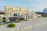 VILLA LUNA, CANCUN BEACHFRONT APARTMENT - HOTEL ZONE