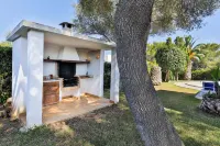 Modern villa with private pool, located meeresnah, great garden