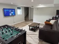 Family fun-house w/POOL & Game Room, 5 min from Airport and Rosement attractions