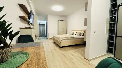 Cozy rental for long and short stays in Iasi. Balcony, kitchen, bedroom. Các khách sạn ở 