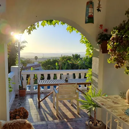 VILLA WITH LARGE GARDEN AND POOL IN A NATURAL ENVIRONMENT Отели в г. Вехер-де-ла-Фронтера