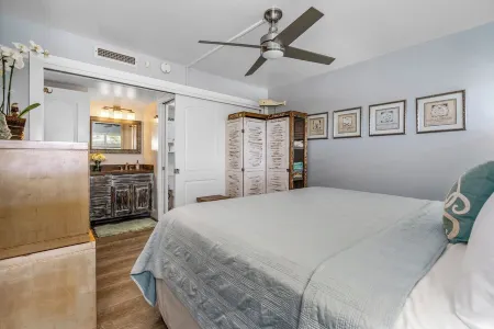 ~~OceanFRONT complex~~on the BEACH~~Luxury Remodel~~ Отели рядом с достопримечательностью «Keaka Beach»