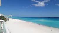 Sept_Nov Sale Amazing Beach Front Apartment, 3 Bdrms, 3 Baths, Sleeps 8,