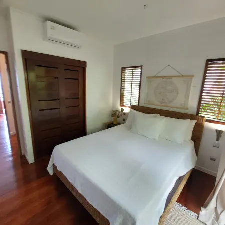 Stunning ocean views in completely renovated villa just 5 minutes from the beach