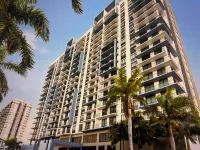 Modern building, centrally-located condo,2 bedrooms/2 bathrooms, parking space. Hotels near Doral Central Park