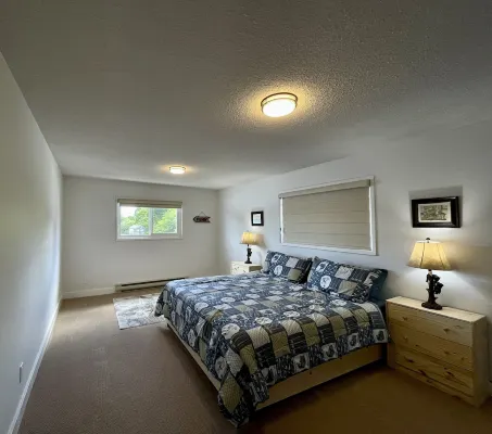 Waterfront Ucluelet Harbour Lodging