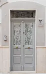 Centrally located house with fasanese vaulted ceilings, just minutes from Zoosafari!