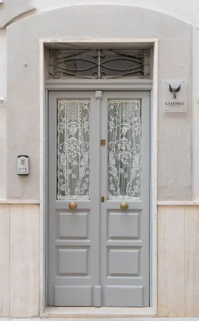 Centrally located house with fasanese vaulted ceilings, just minutes from Zoosafari! Отели рядом с достопримечательностью «Сафари зоопарк»