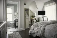 Victorian Apartment in the heart of Elora Hôtels à proximité de : Elora Raft Rides
