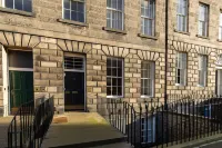 Luxurious NewTown Georgian home Hotels in Broughton