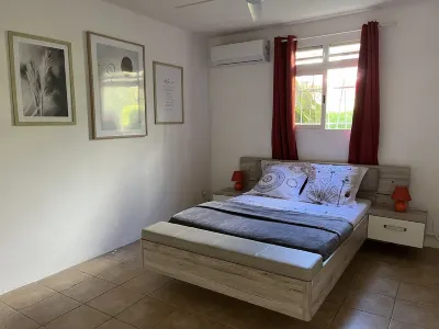 Chaleureux bas de Villa vue mer