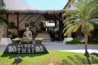 Aldea Thai PH with HUGE rooftop terrace, private plunge pool! Updated & Unique!