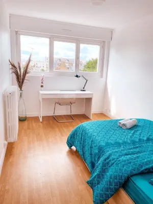 Apartment with Balcony, 4 bedrooms, space & comfort, Centre Gare
