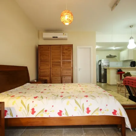 Condominium on the sand in Guarujá SP. Comfort and beautiful photos guaranteed!