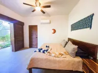 Casa Hermoso Cariño: Leschi Bungalow Hotels in Troncones