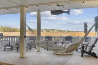Sleep 16, Waterfront, Newly Remodeled, Pool, Ping Pong