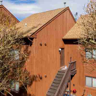 Cozy 2BR condo w/ valley views Hotel Exterior
