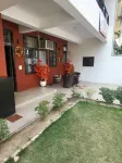 Tranquil Riverside Elegance: Luxury Retreat with Captivating Views by the Ganges