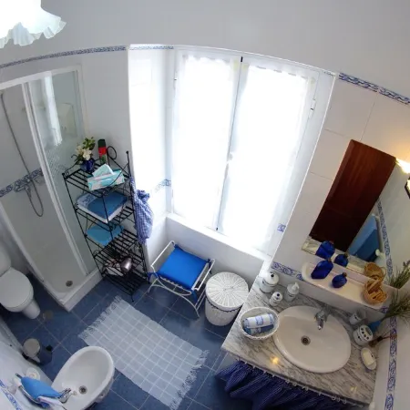 Traditional house. Fantastic sea view. Large outdoor spaces with barbecue.