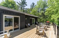 Private & Modern Muskoka Lakefront Cabin - واي فاي