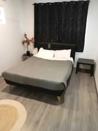 Nice 2 bedrooms and 1 bathroom apartment in the south east of the Perth City.