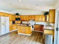 StoneRidge vineyard, view + pool