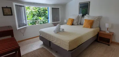 Close to the lagoon, villa alamandas