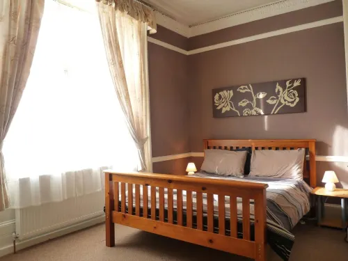 Arbour Guest House - 2-Star