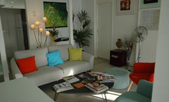 Le 81 Hotel