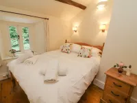 2 Storrs Cottages - Homestays