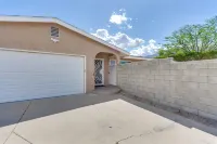 Outdoor Entertainment: Palm Springs Group Escape