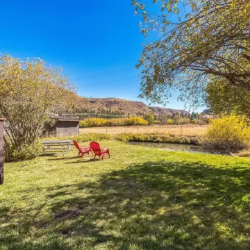Cozy Cabin Retreat With Scenic Views 2 Bedroom Cabin