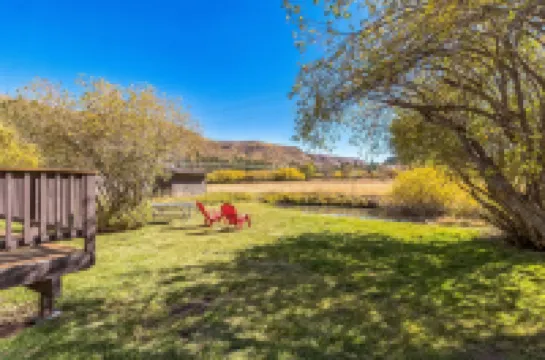 Cozy Cabin Retreat With Scenic Views 2 Bedroom Cabin