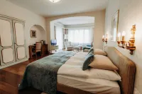 โรงแรมโรมันทิค กาสเตลโล เซชลอส