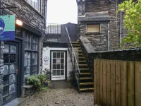 Dixon Court Hotel di 