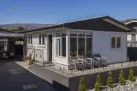 Wanaka View Motel - Mountain view