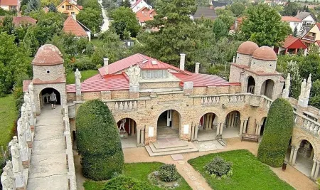 Hotel Platan Отели в г. Секешфехервар