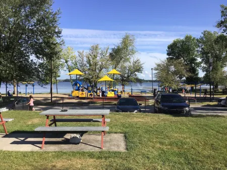 Park Place Motel & Suites Отели в г. Сентр Хэйстингс