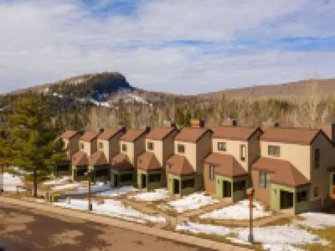 Caribou Highlands Lodge Hotels in Cook County