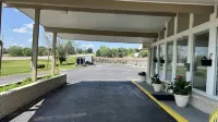Capri Motel - motel