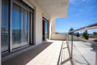 Foz Village Beach by Rent4All Hotel di Buarcos