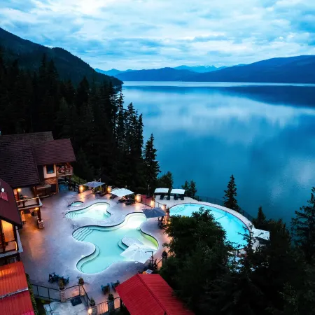 Halcyon Hot Springs Resort