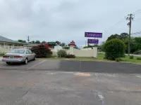 Stay Express Inn & Suites Demopolis - Parking