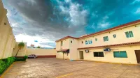 Hotel Express Inn Juchitan Отели в г. Сьюдад-Истепек