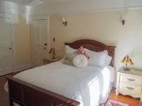 Lady Geneva Bed & Breakfast Các khách sạn ở Medford